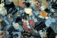 Feldspaths plagioclases dans un gabbro LPA x3